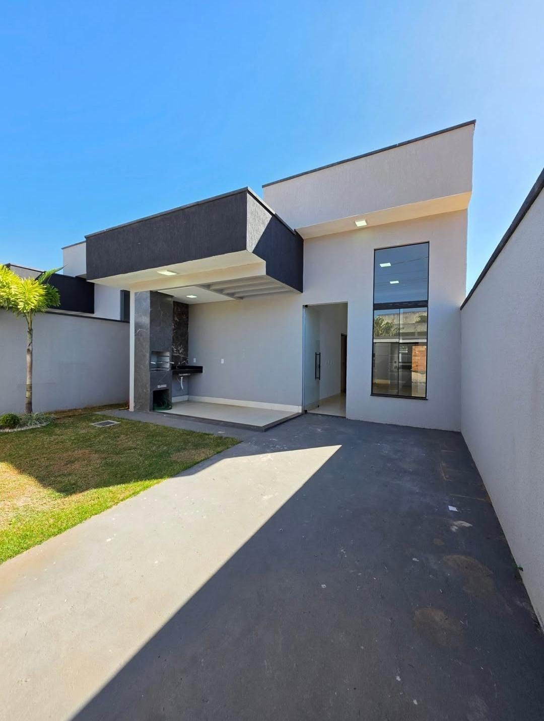 Casa à venda com 2 quartos, 70m² - Foto 1