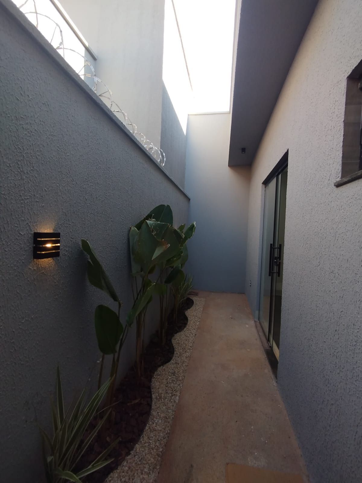Casa à venda com 2 quartos, 96m² - Foto 1