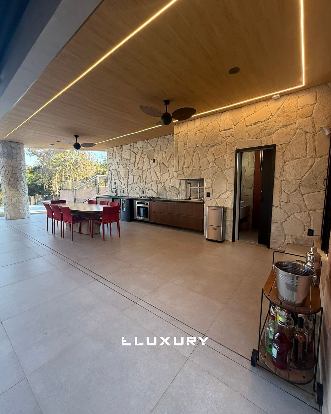 Casa de Condomínio à venda com 4 quartos, 365m² - Foto 14