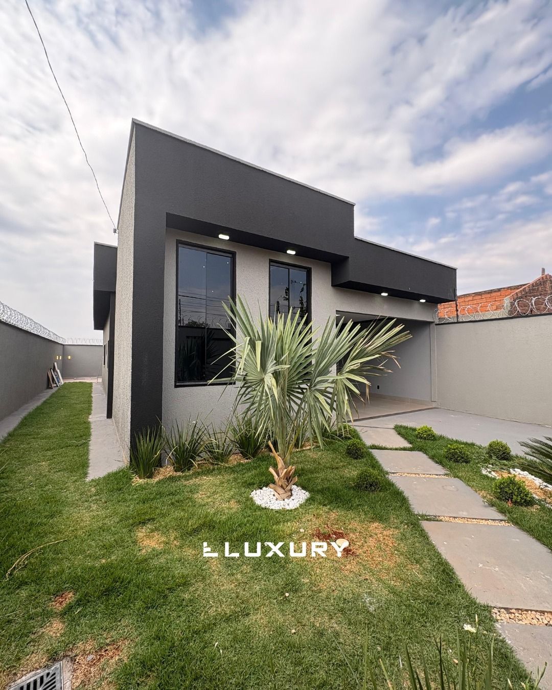Casa à venda com 3 quartos, 140m² - Foto 1