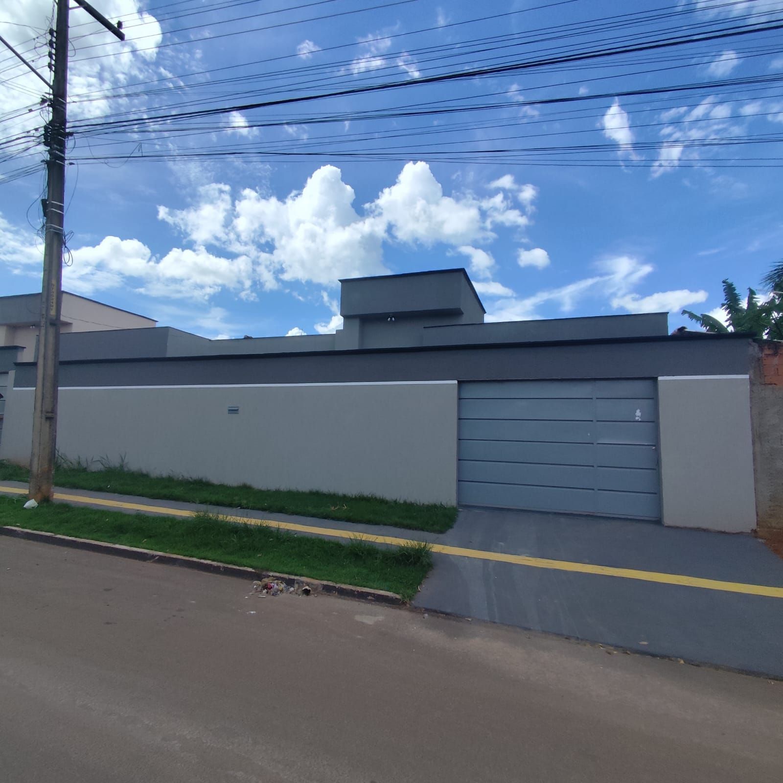 Casa à venda com 3 quartos, 110m² - Foto 1