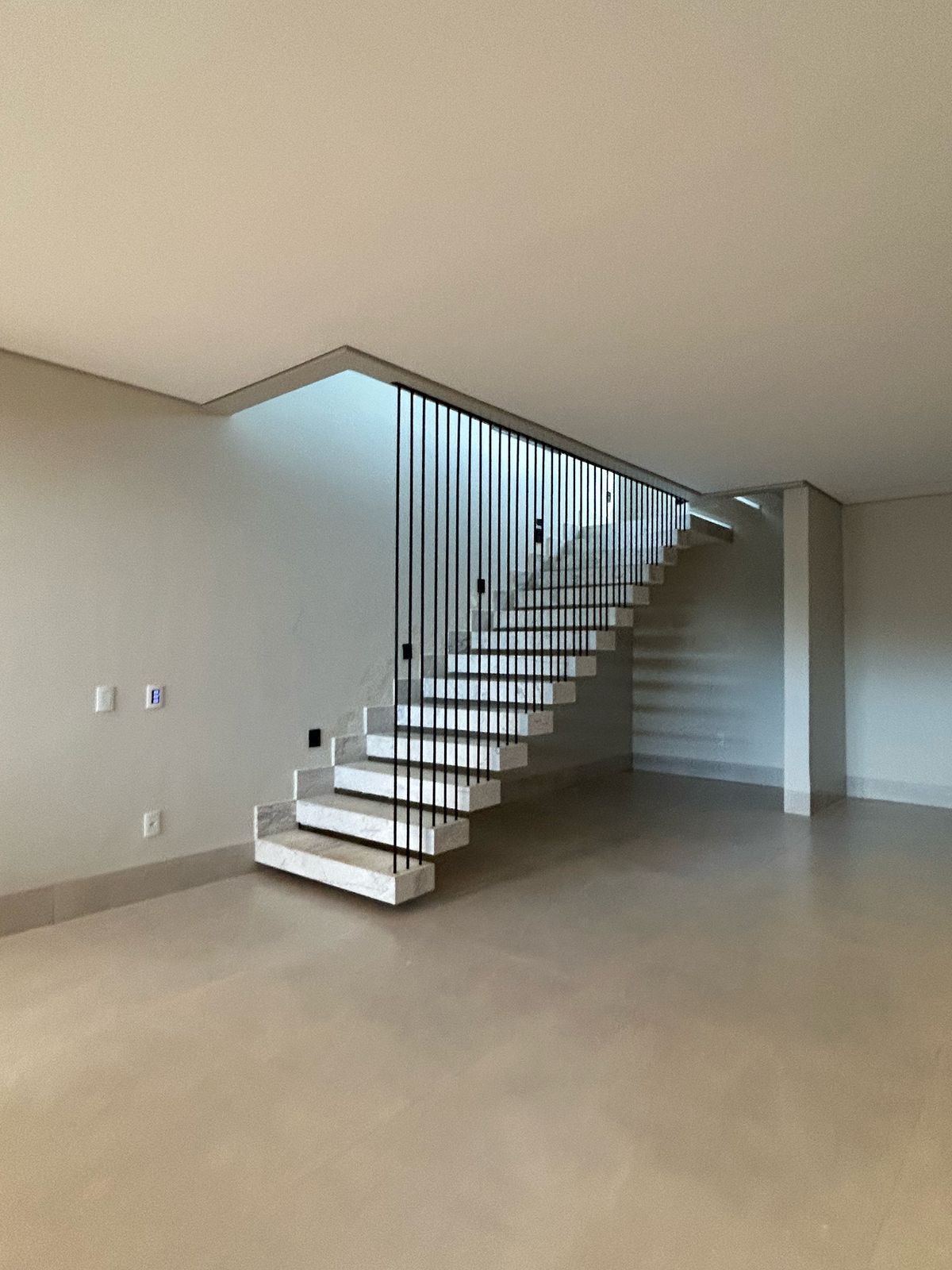 Casa de Condomínio à venda com 4 quartos, 296m² - Foto 4