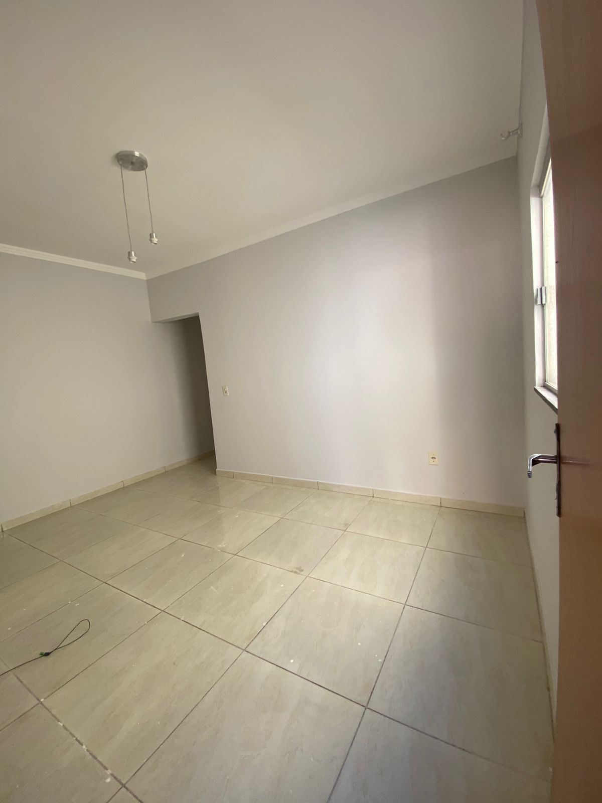 Casa para alugar com 2 quartos, 100m² - Foto 1