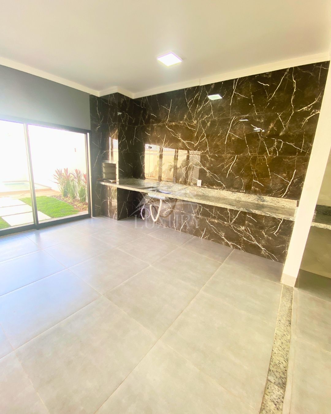 Casa à venda com 4 quartos, 205m² - Foto 9