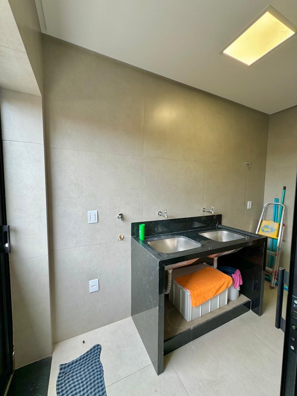 Casa de Condomínio à venda com 3 quartos, 225m² - Foto 9
