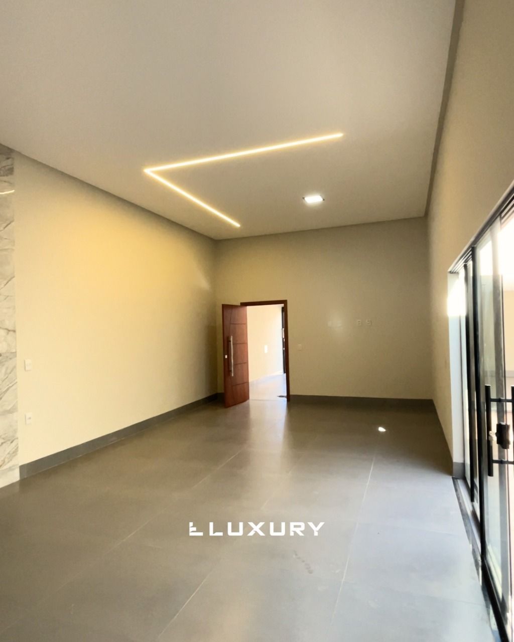 Casa à venda com 2 quartos, 156m² - Foto 2