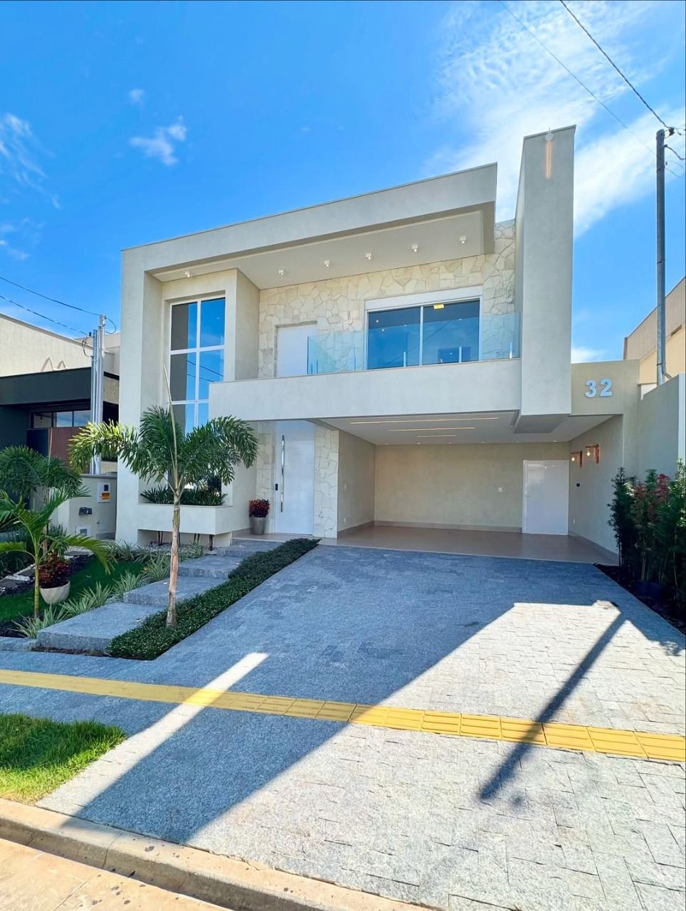 Casa de Condomínio à venda com 4 quartos, 270m² - Foto 2