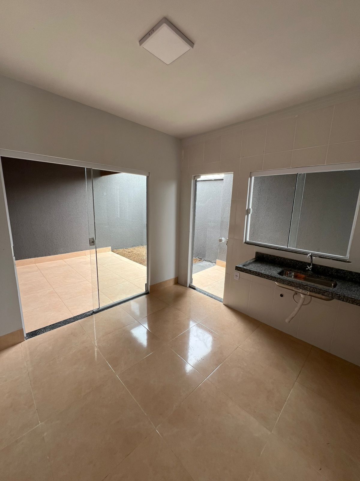 Casa à venda com 2 quartos, 78m² - Foto 4