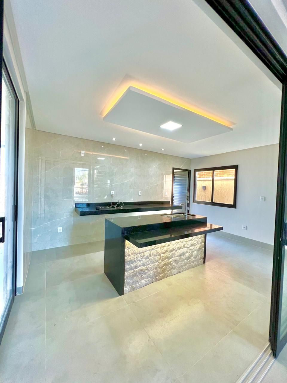 Casa de Condomínio à venda com 3 quartos, 243m² - Foto 8