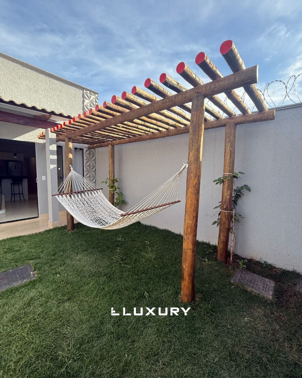Casa à venda com 3 quartos, 120m² - Foto 2
