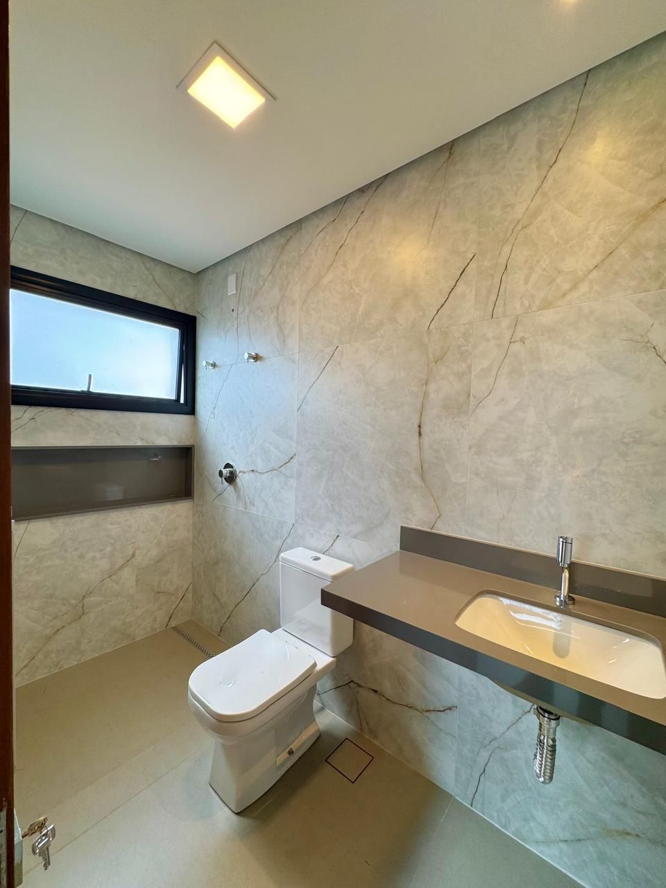 Casa de Condomínio à venda com 4 quartos, 251m² - Foto 15