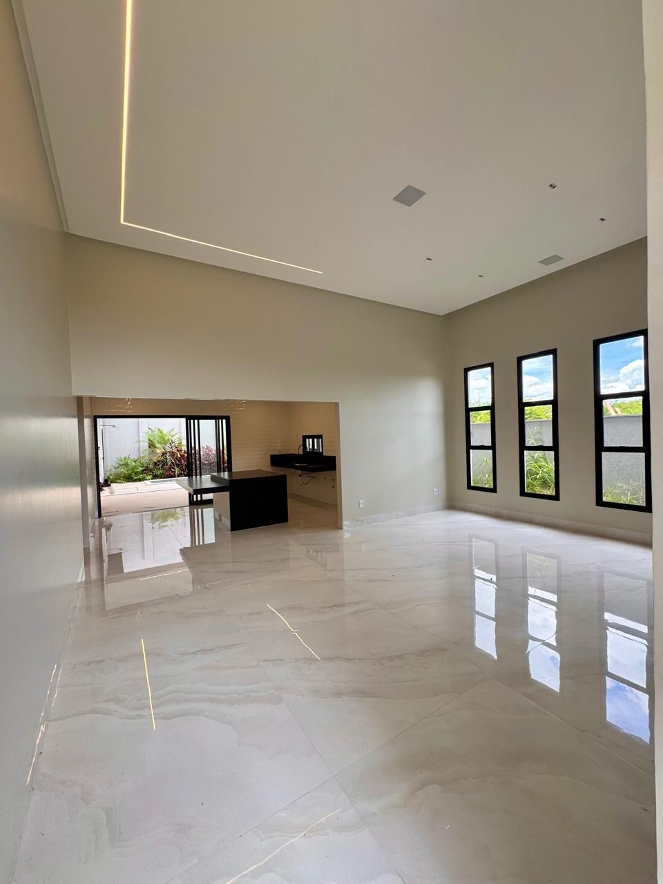 Casa de Condomínio à venda com 3 quartos, 197m² - Foto 3