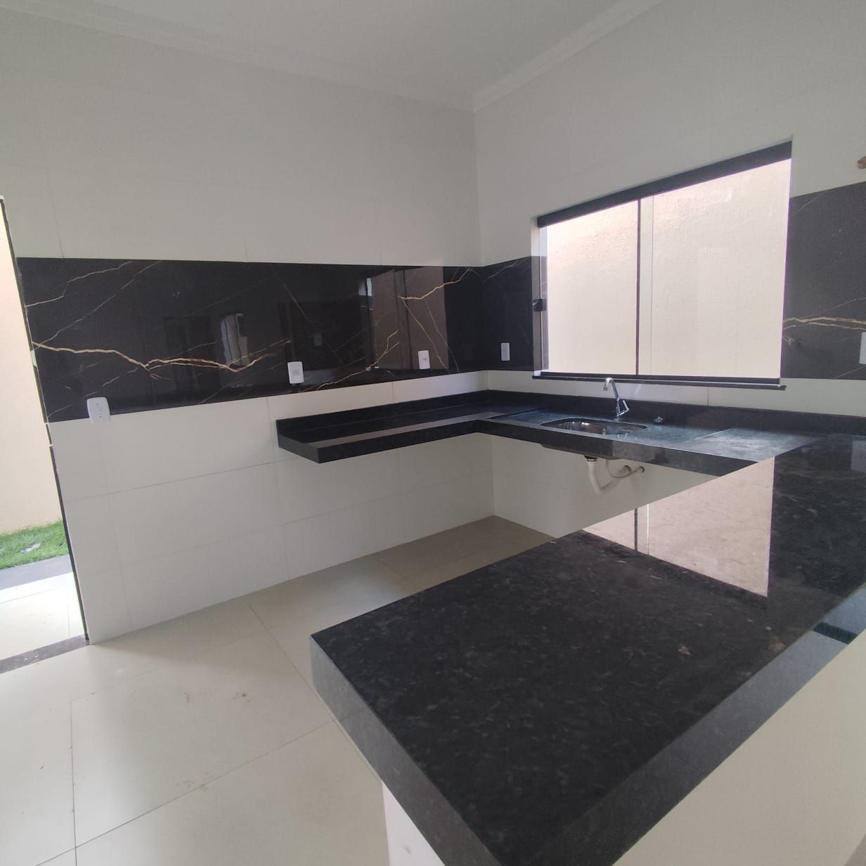 Casa à venda com 3 quartos, 110m² - Foto 11