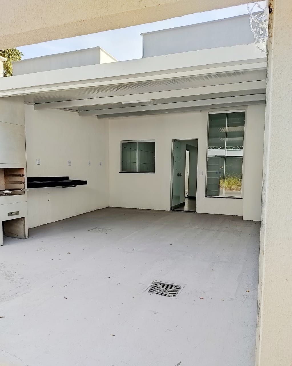 Casa à venda com 3 quartos, 92m² - Foto 2