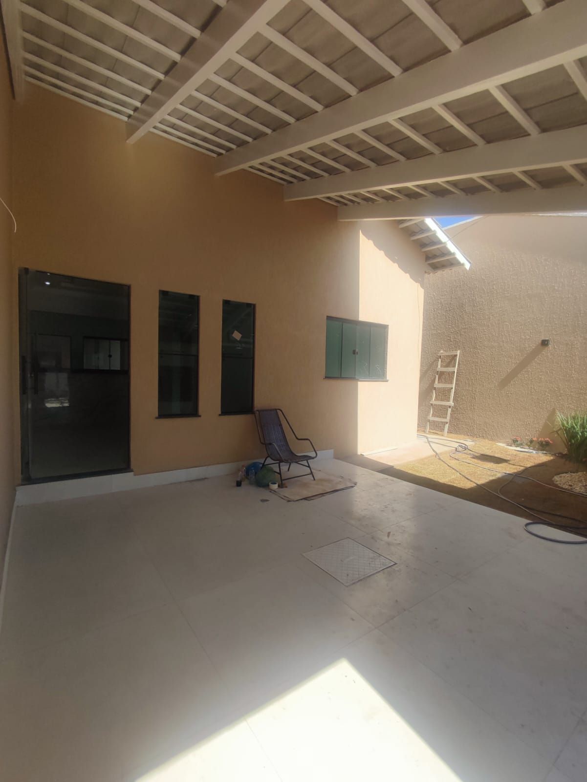 Casa à venda com 2 quartos, 100m² - Foto 2