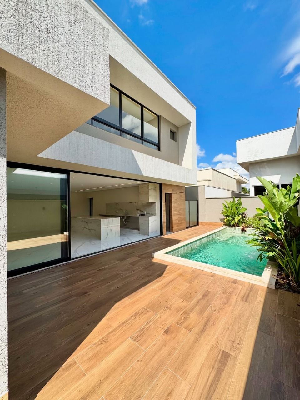 Casa de Condomínio à venda com 4 quartos, 360m² - Foto 10