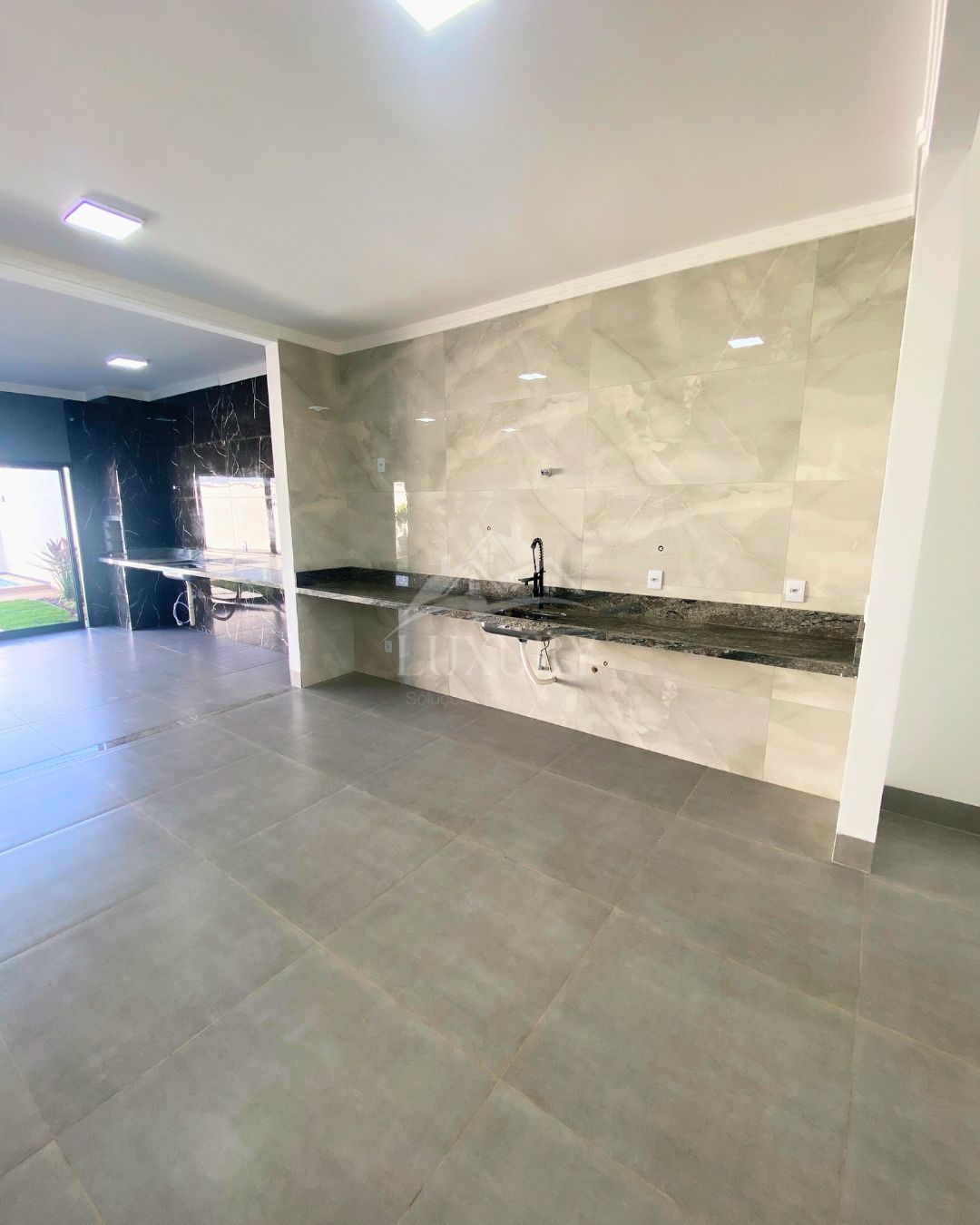 Casa à venda com 4 quartos, 205m² - Foto 8
