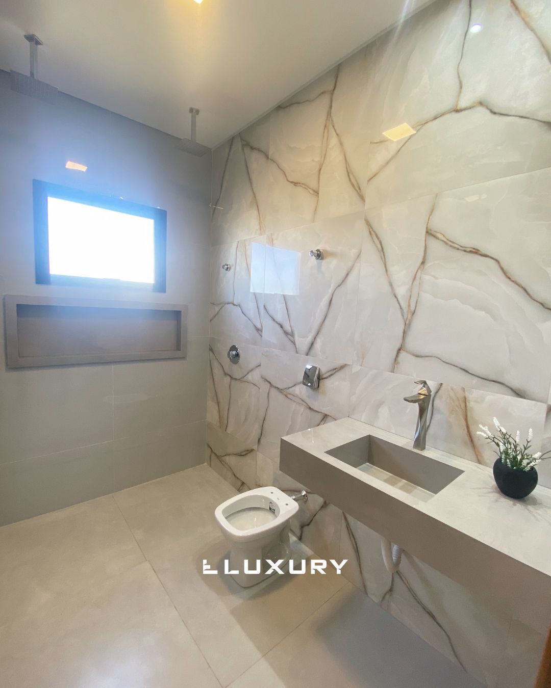 Casa de Condomínio para alugar com 4 quartos, 388m² - Foto 12