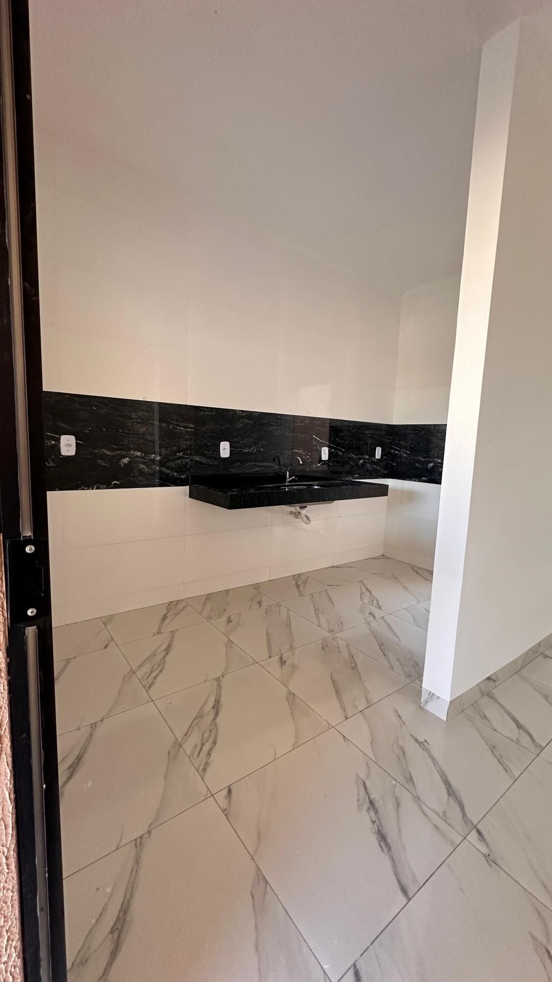 Casa à venda com 2 quartos, 100m² - Foto 4