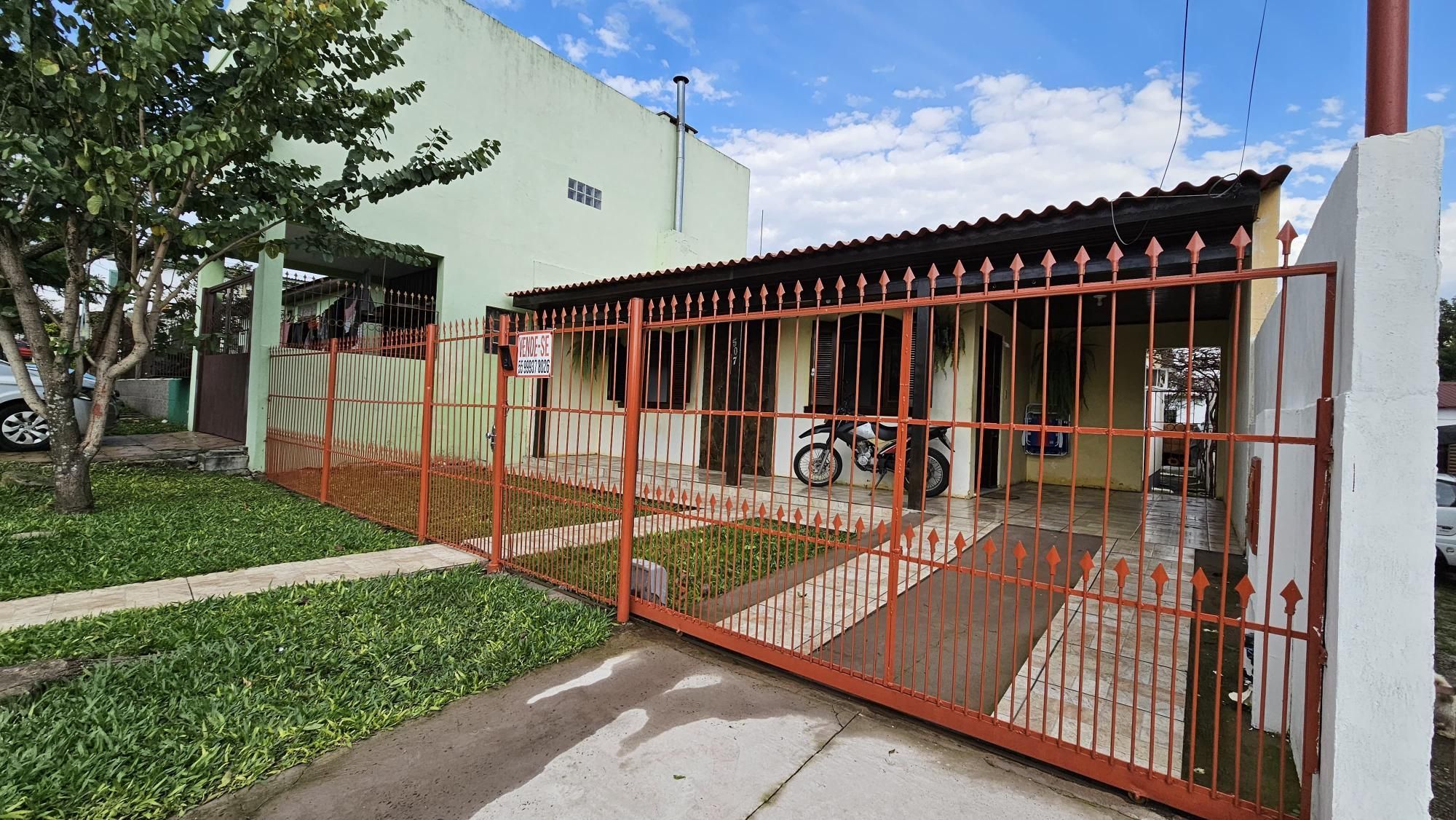 Casa à Venda em Bairro Tranquilo