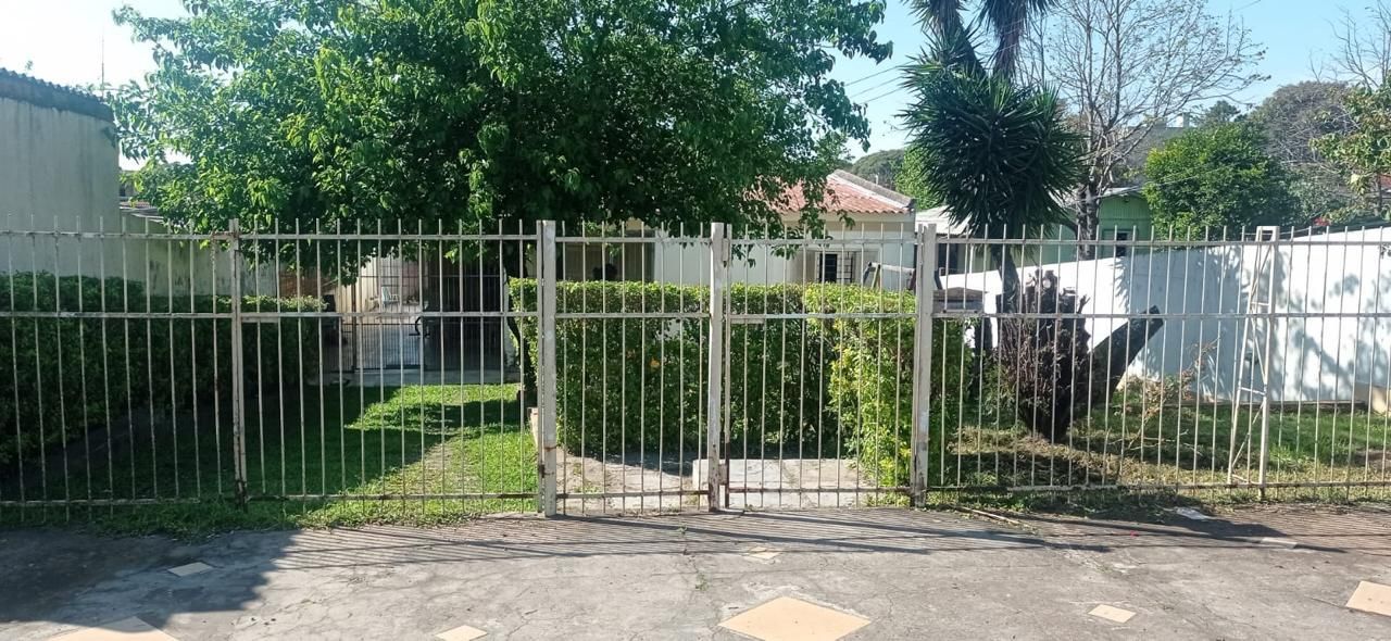 Casa à Venda com 4 Dormitórios, Pátio e Garagem Oportunidade
