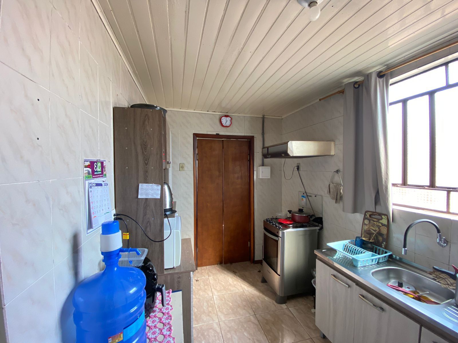 Casa à Venda Próxima ao Centro com 2 Dormitórios, 2 Banheiros e Pátio