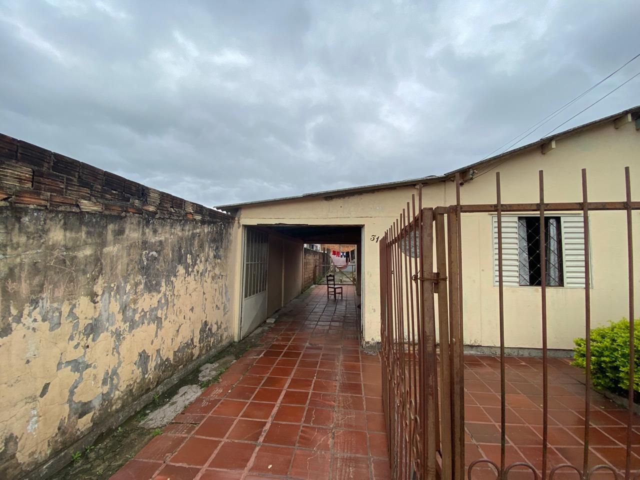 Casa à venda no bairro restinga – 3 dormitórios, pátio e gar