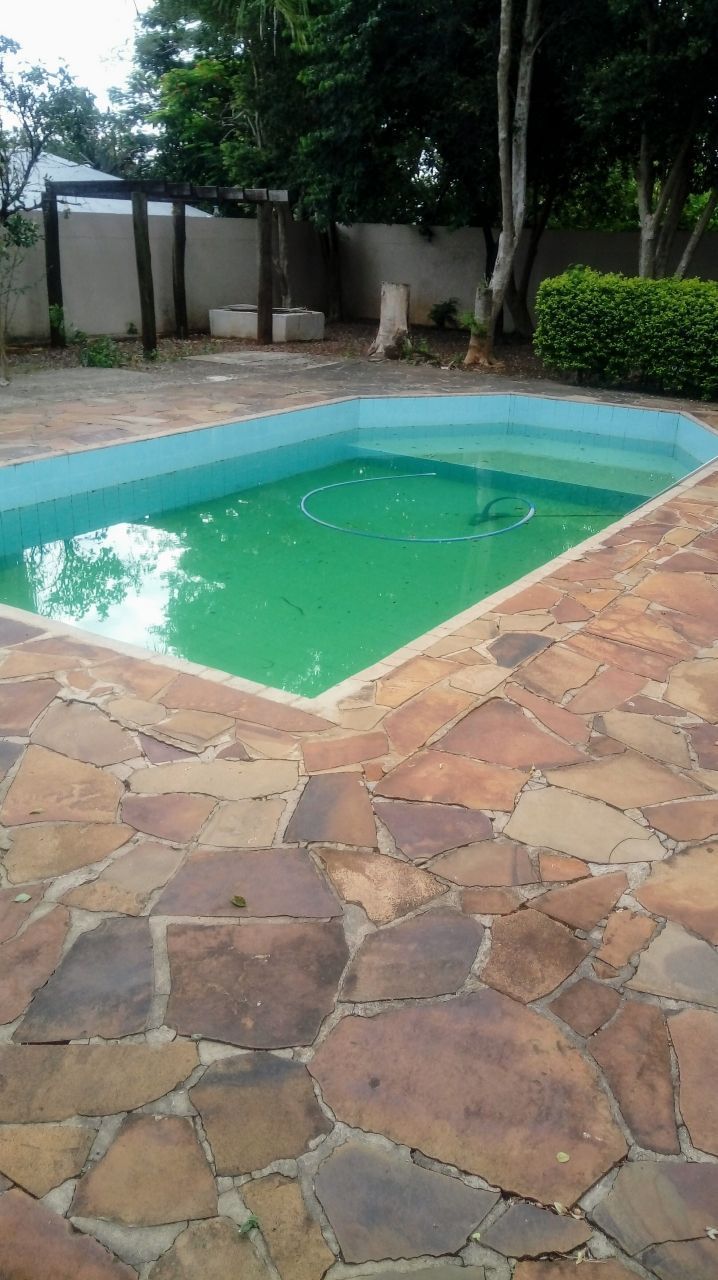 Casa à venda, 8 quartos, 1 suíte, 1 vaga, Cidade Alta - Alegrete/RS