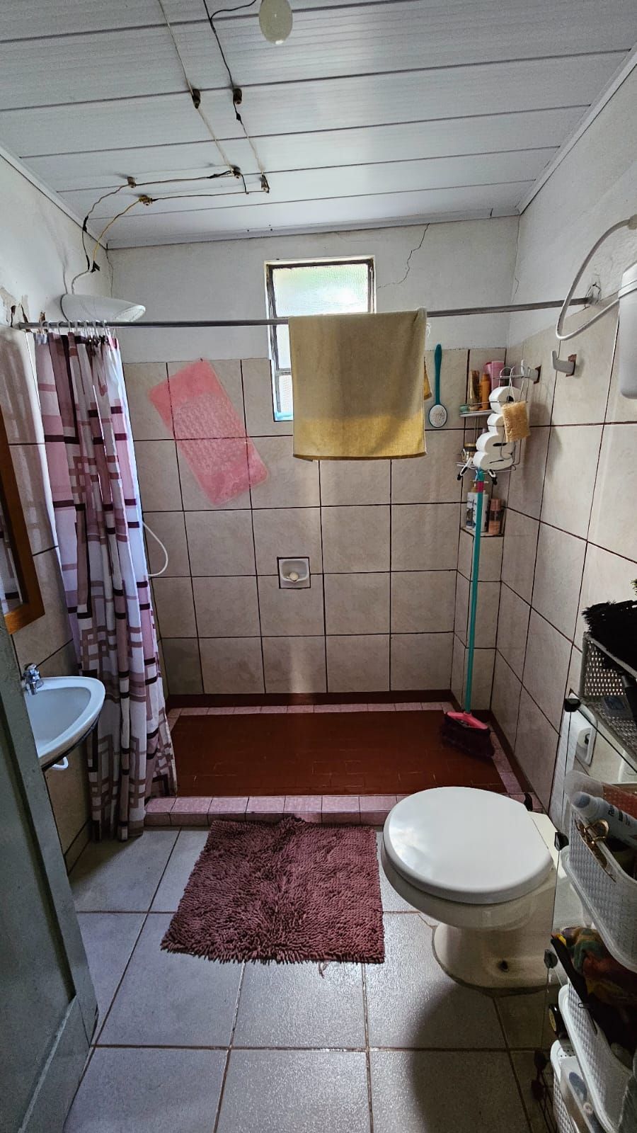 Casa à Venda no Centro: Ampla Residência com Pátio