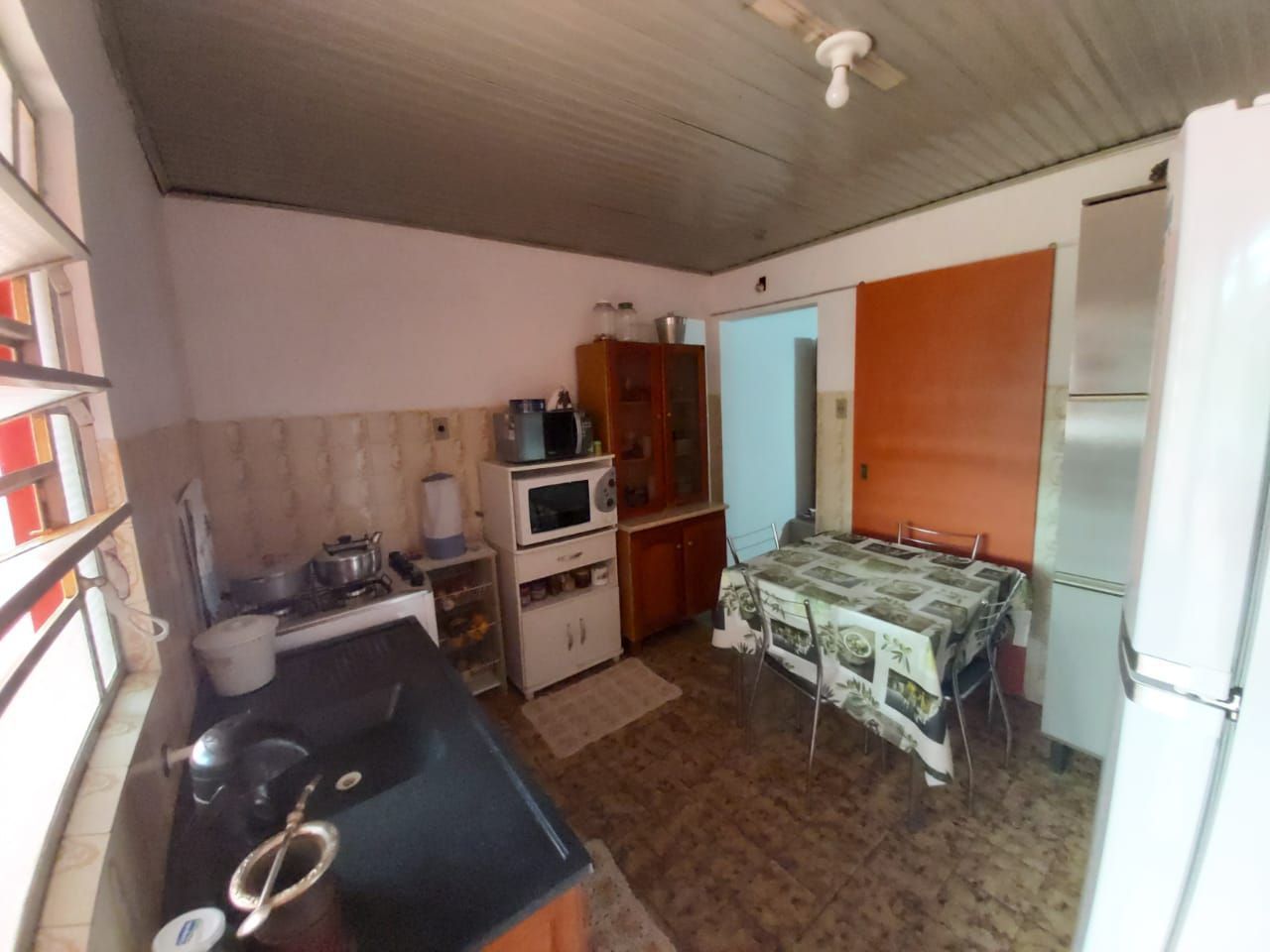 Casa com 1 Dormitórios à venda, por R$ 390.000,00 Casa com 1 Dormitórios à venda, por R$ 390.000,00