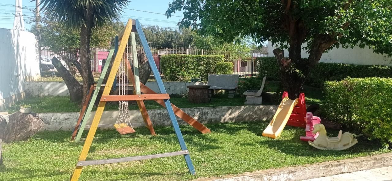 Casa à Venda com 4 Dormitórios, Pátio e Garagem Oportunidade