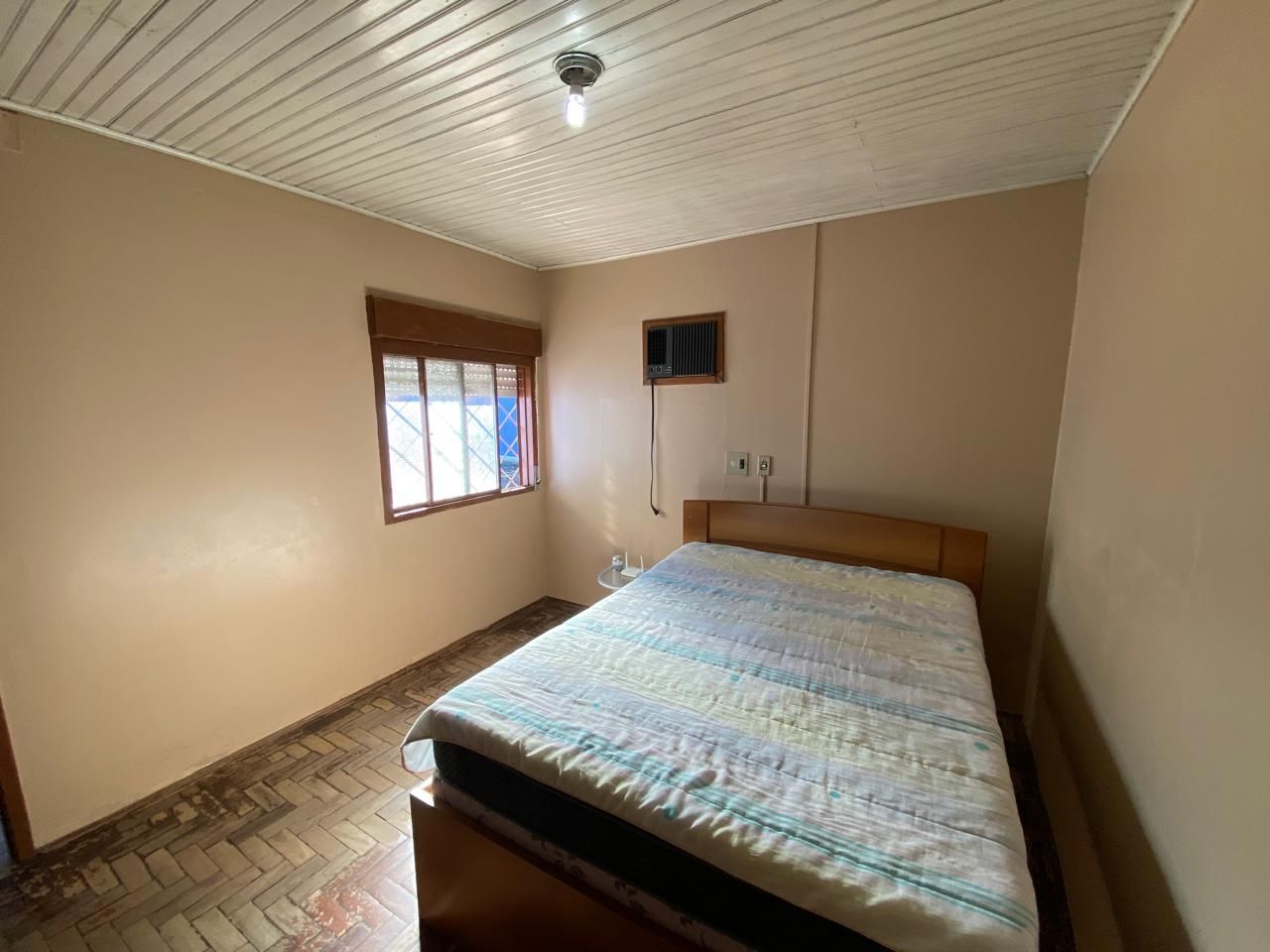 Casa para venda de 3 quartos com garagem e piscina