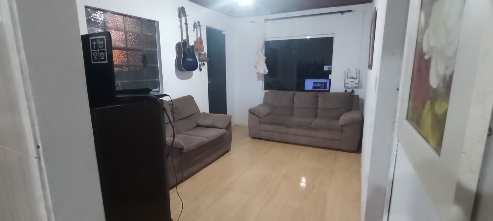 Casa de dois dormitórios para venda