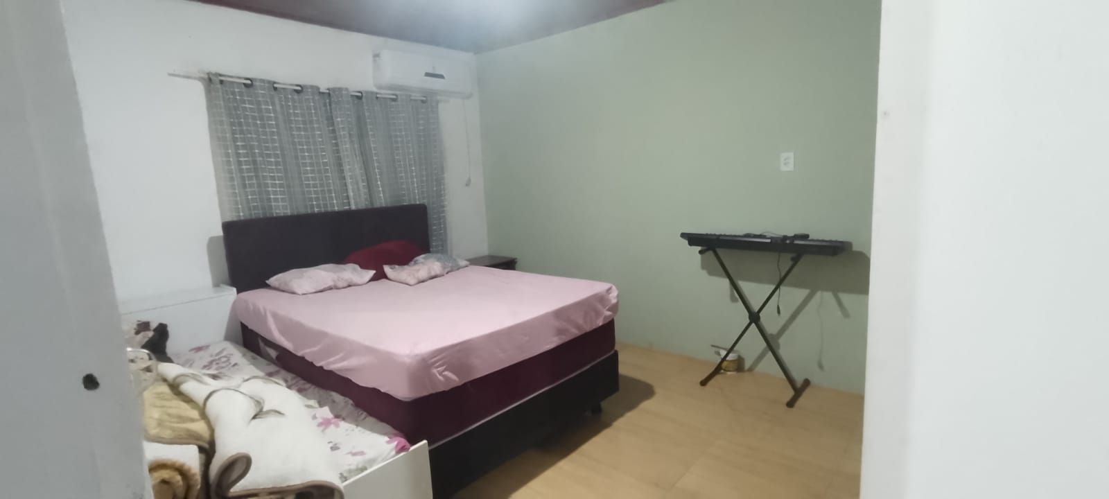 Casa de dois dormitórios para venda