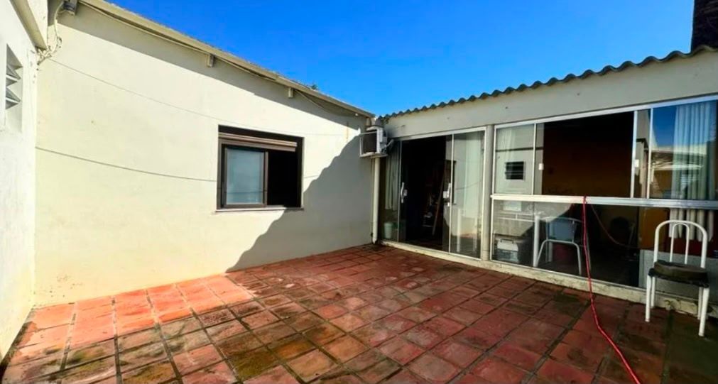 Casa com 3 dormitórios, churrasqueira e lareira 100m² - foto 9