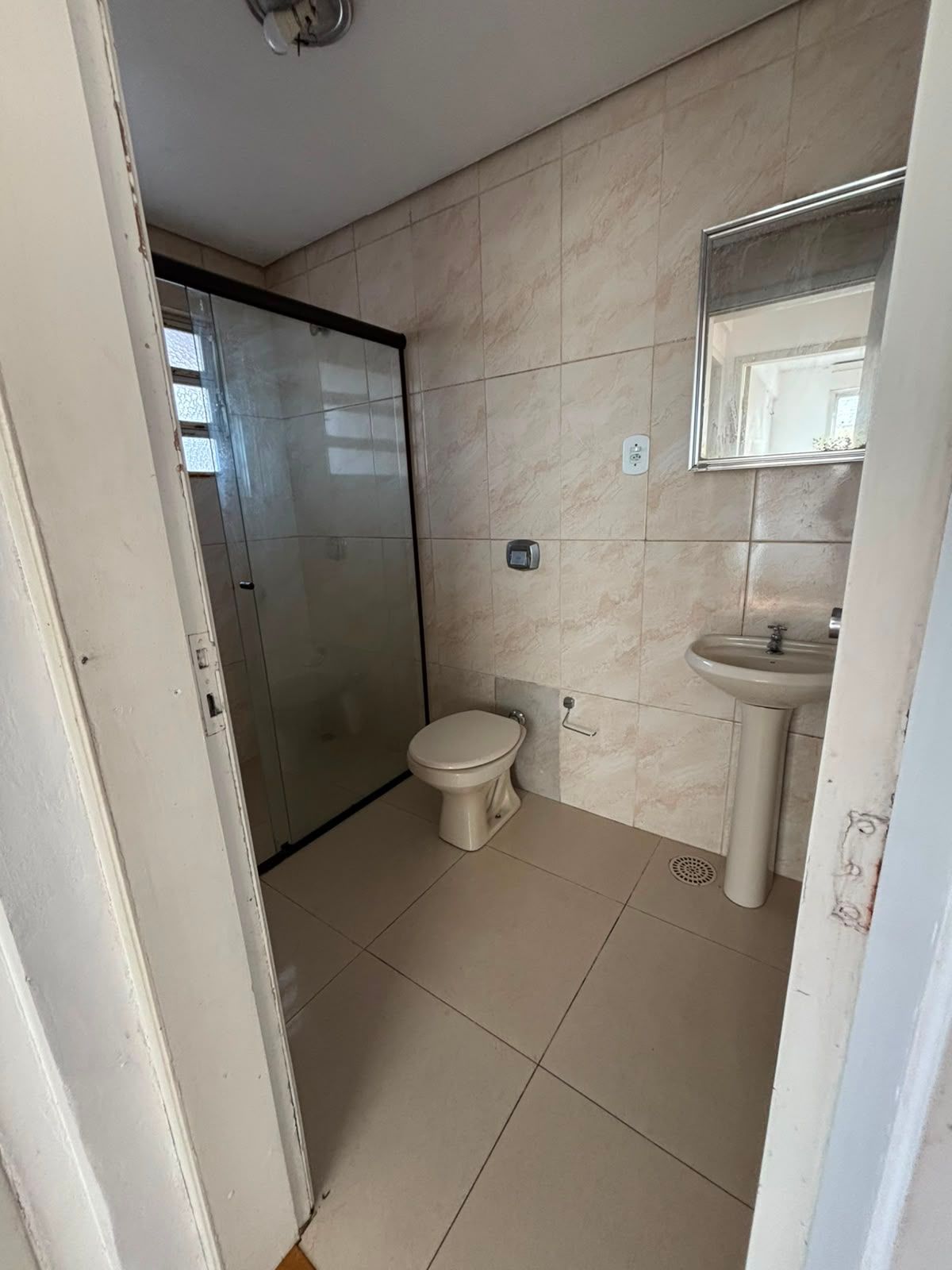 Apartamento com três dormitórios disponivel para locação, ce