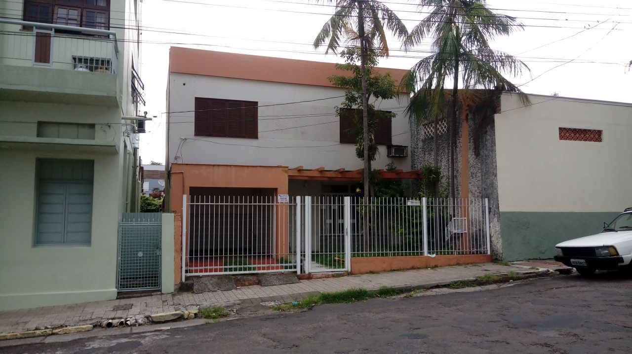 Casa com 3 Dormitórios à venda, por R$ 700.000,00 Casa com 3 Dormitórios à venda, por R$ 700.000,00