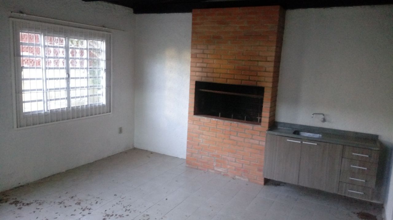 Casa com 3 Dormitórios à venda, por R$ 700.000,00 Casa com 3 Dormitórios à venda, por R$ 700.000,00