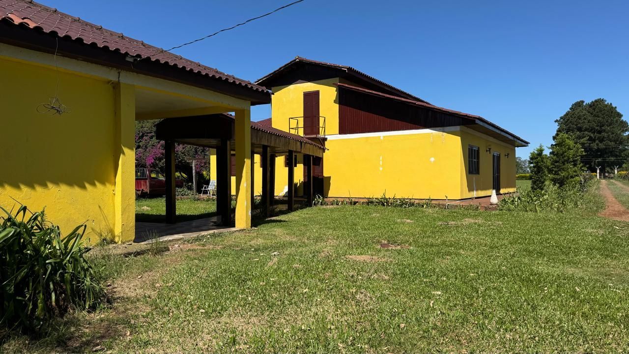 Sítio à venda em zona rural – 12 hectares, 5 quartos, 3 sala