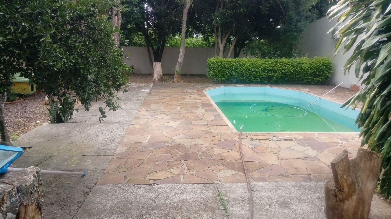 Casa à venda, 8 quartos, 1 suíte, 1 vaga, Cidade Alta - Alegrete/RS