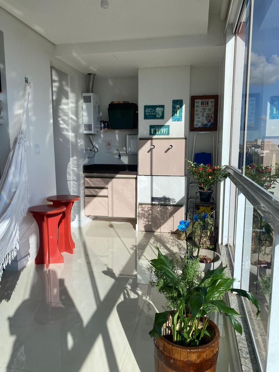 Apartamento à Venda no Bairro Ibirapuitã – 2 Quartos, Suíte e Garagem