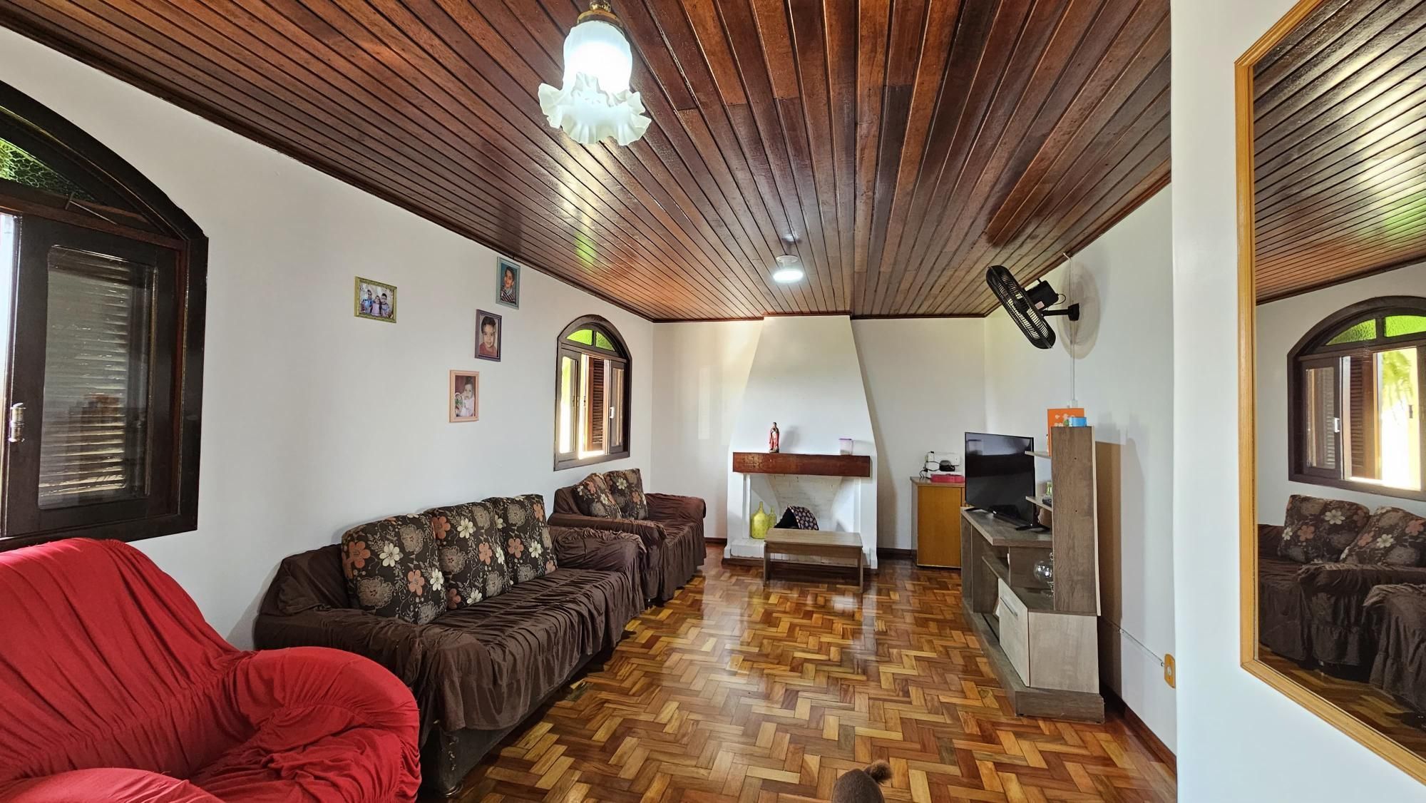 Casa à Venda em Bairro Tranquilo