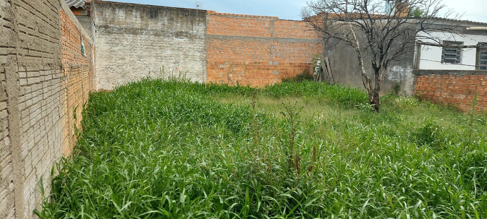 Casa com 2 Dormitórios à venda, 43 m² por R$ 150.000,00 Casa com 2 Dormitórios à venda, 43 m² por R$ 150.000,00