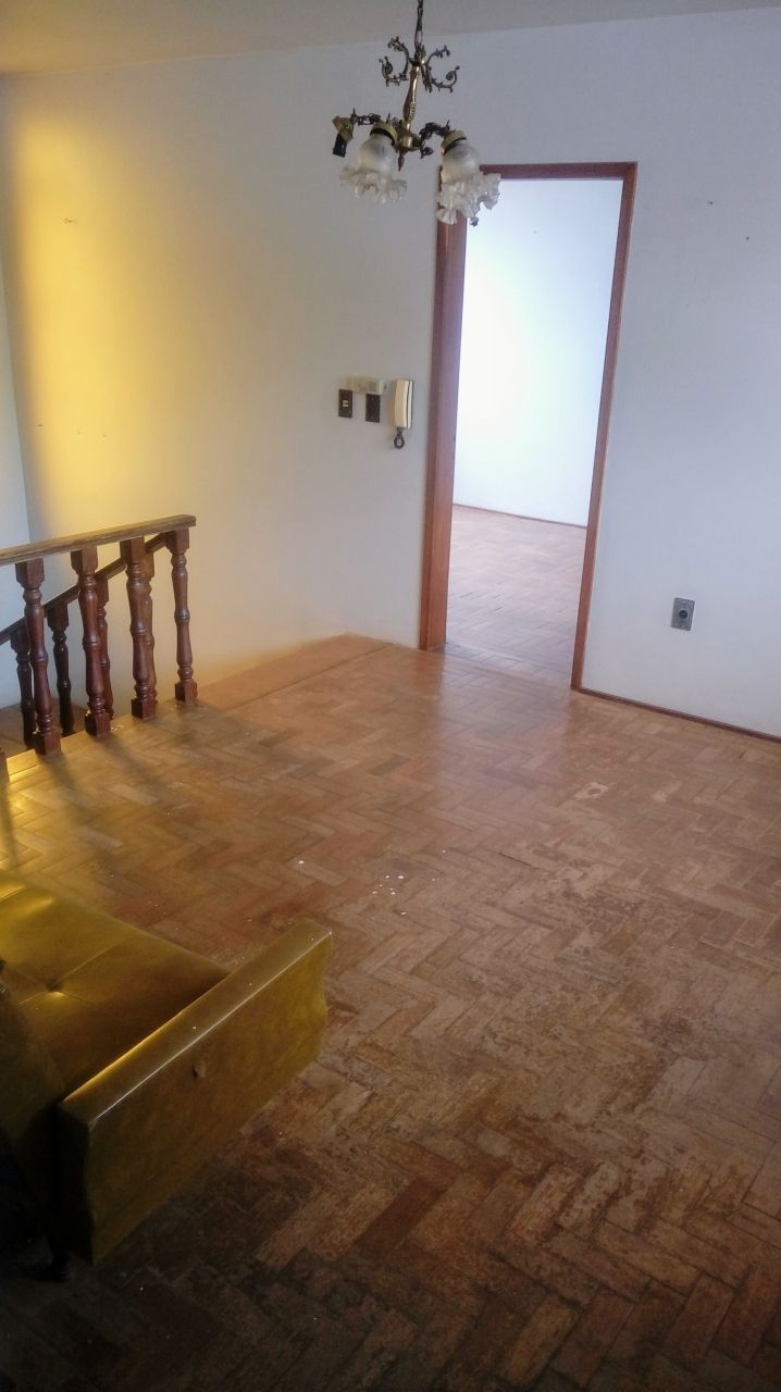 Casa à venda, 8 quartos, 1 suíte, 1 vaga, Cidade Alta - Alegrete/RS