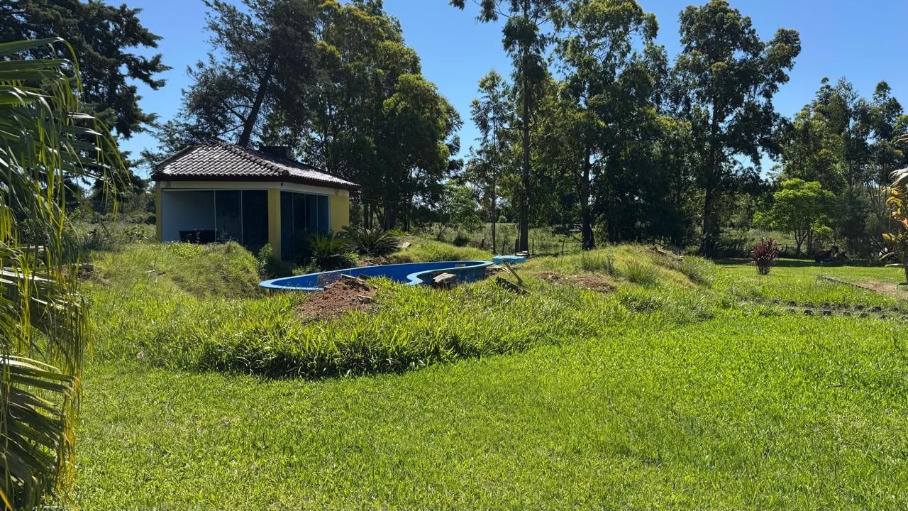 Sítio à venda em zona rural – 12 hectares, 5 quartos, 3 sala