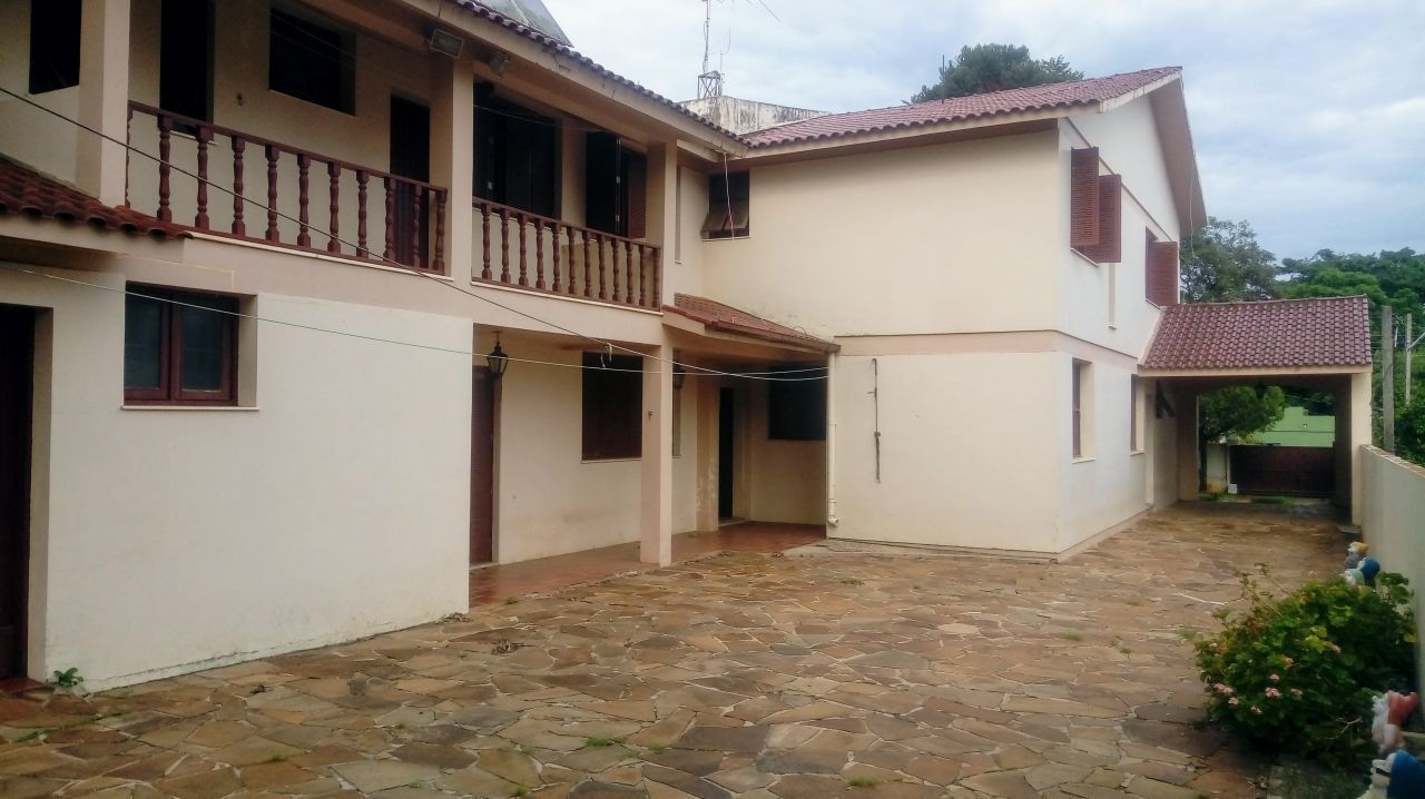Casa à venda, 8 quartos, 1 suíte, 1 vaga, Cidade Alta - Alegrete/RS