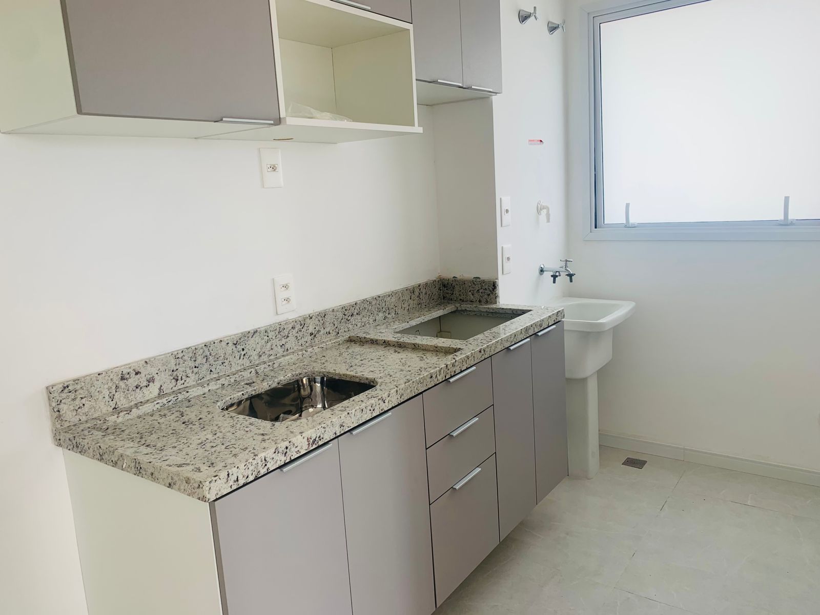 "apartamento novo e moderno em porto alegre - localização pr