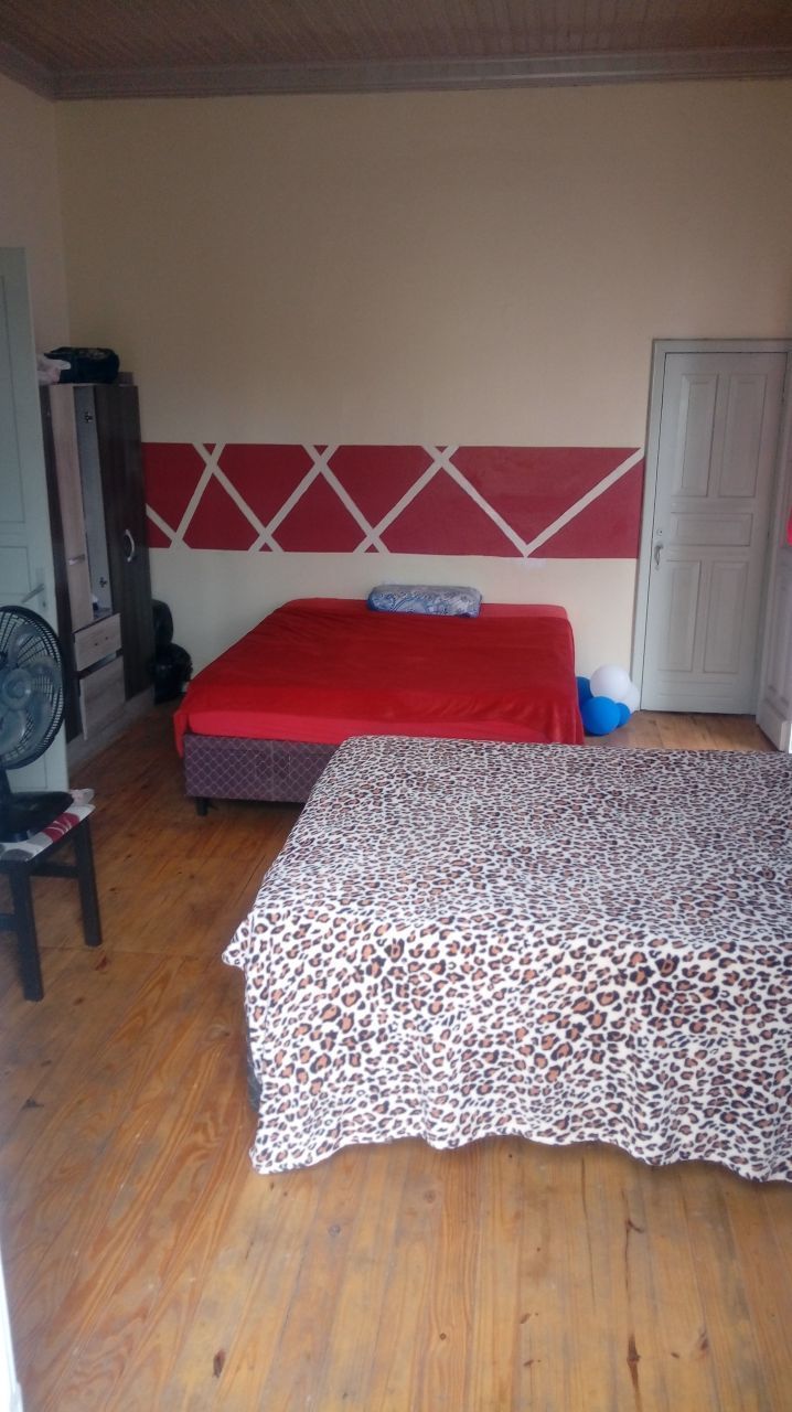 Casa com 4 Dormitórios à venda, por R$ 1.600.000,00 Casa com 4 Dormitórios à venda, por R$ 1.600.000,00