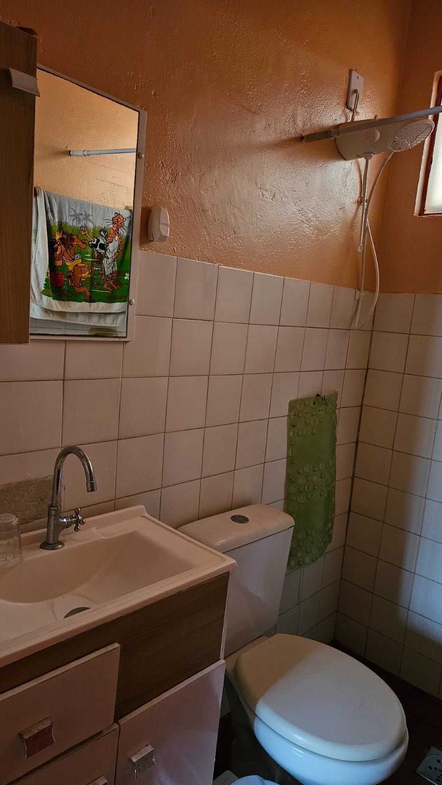 Casa Ampla para venda com Espaço para Ponto Comercial + Casa Adicional para Rend