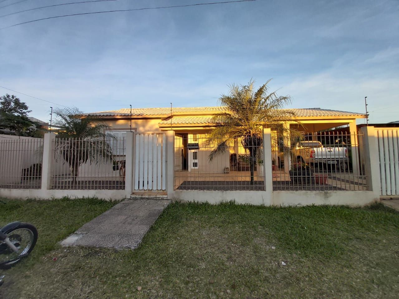 Casa à venda, 3 quartos, 4 vagas, Boa Vista - Alegrete/RS